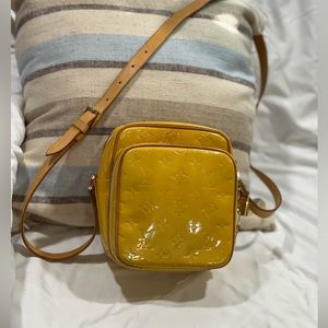 Louis Vuitton LV Shoulder Bag M91075 Wooster Yellow Vernis 32006606